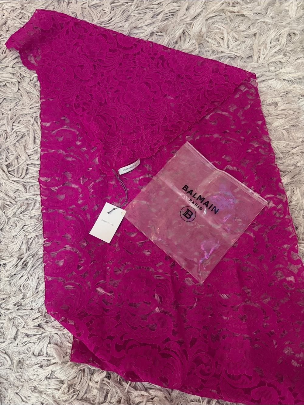 Balmain Women's Fuchsia lace scarf/wrap
